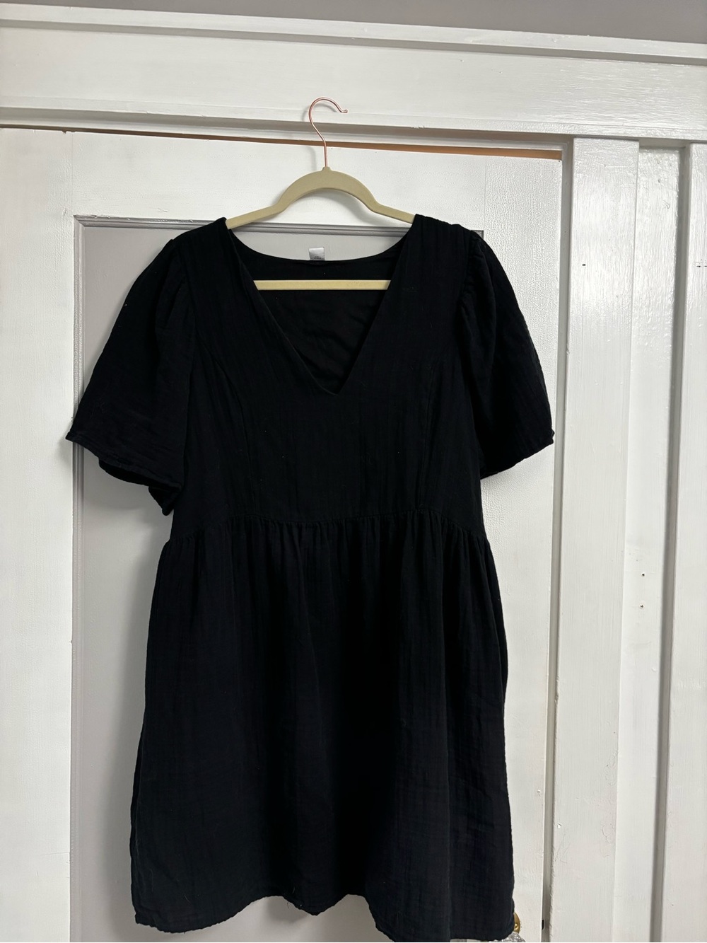 Old Navy Black V-Neck Flutter Sleeve Tunic Dress